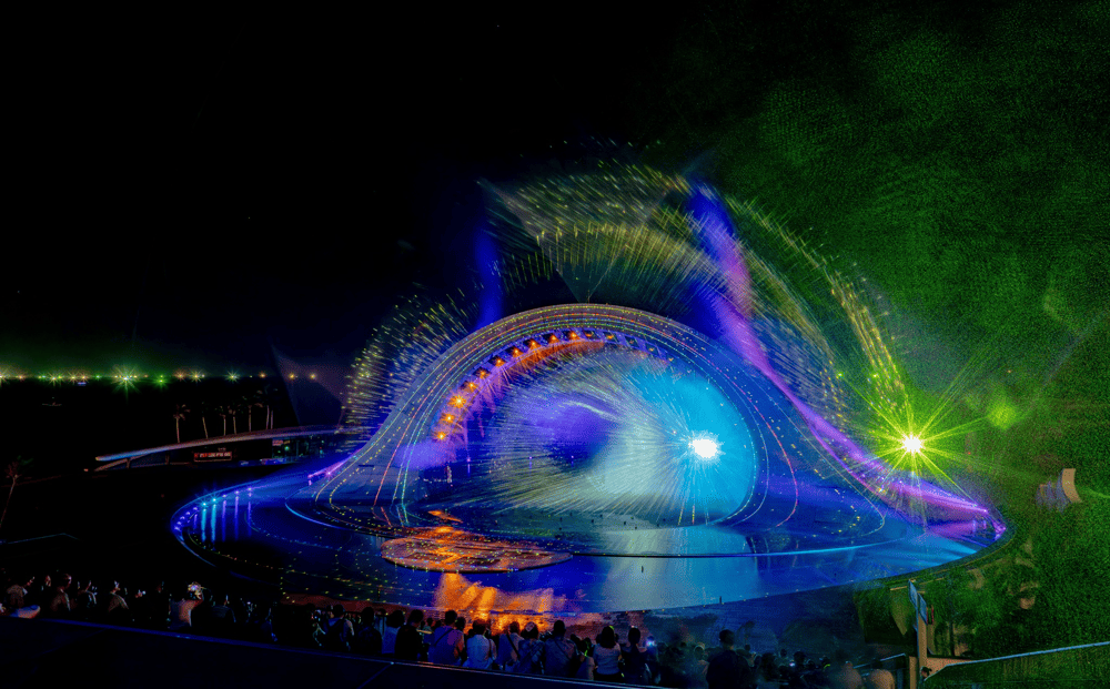 The spectacular Kiss of the Sea show is brought to life with impressive technological scale (Source: Sun World Hon Thom)